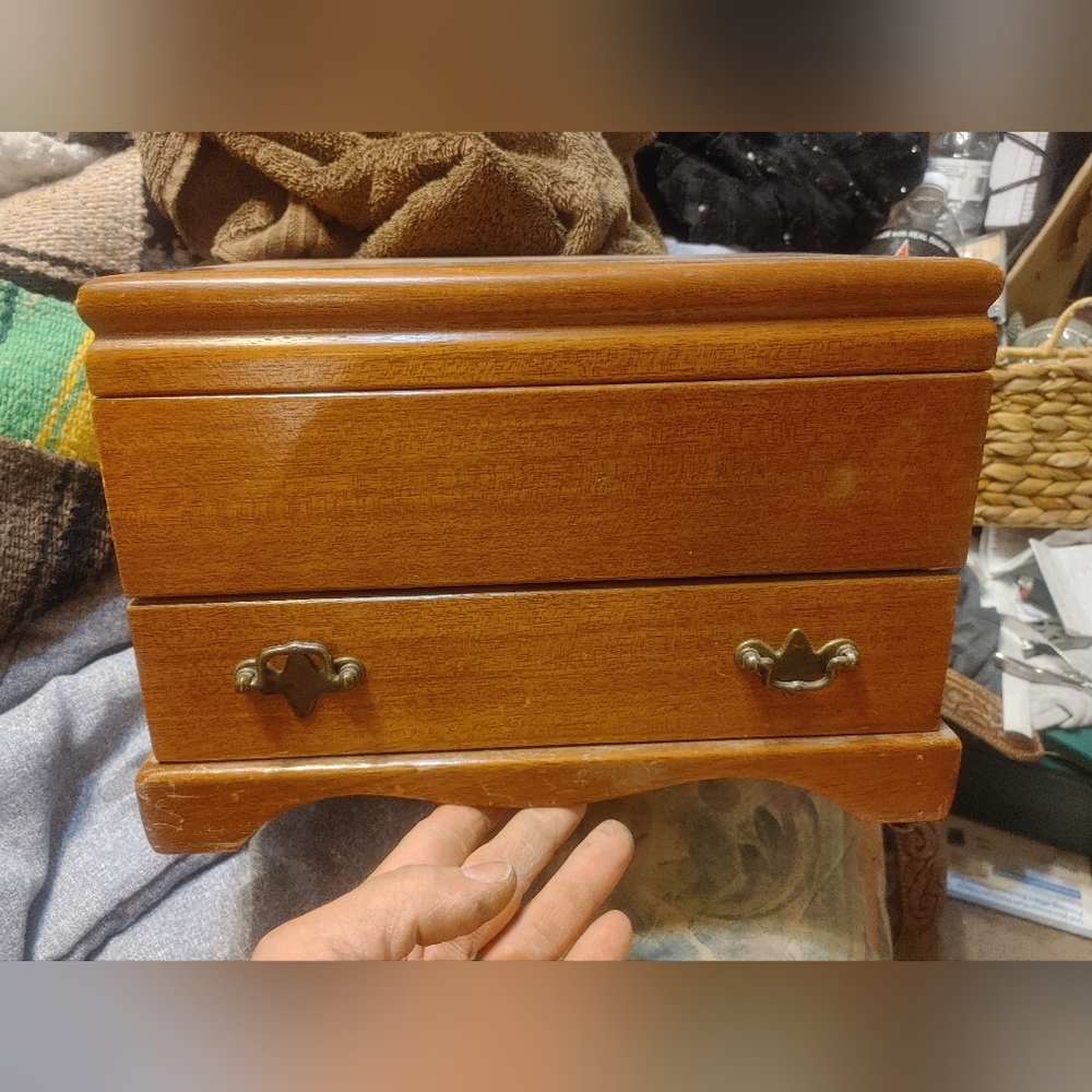 Vintage Wooden Jewelry Chest/Box